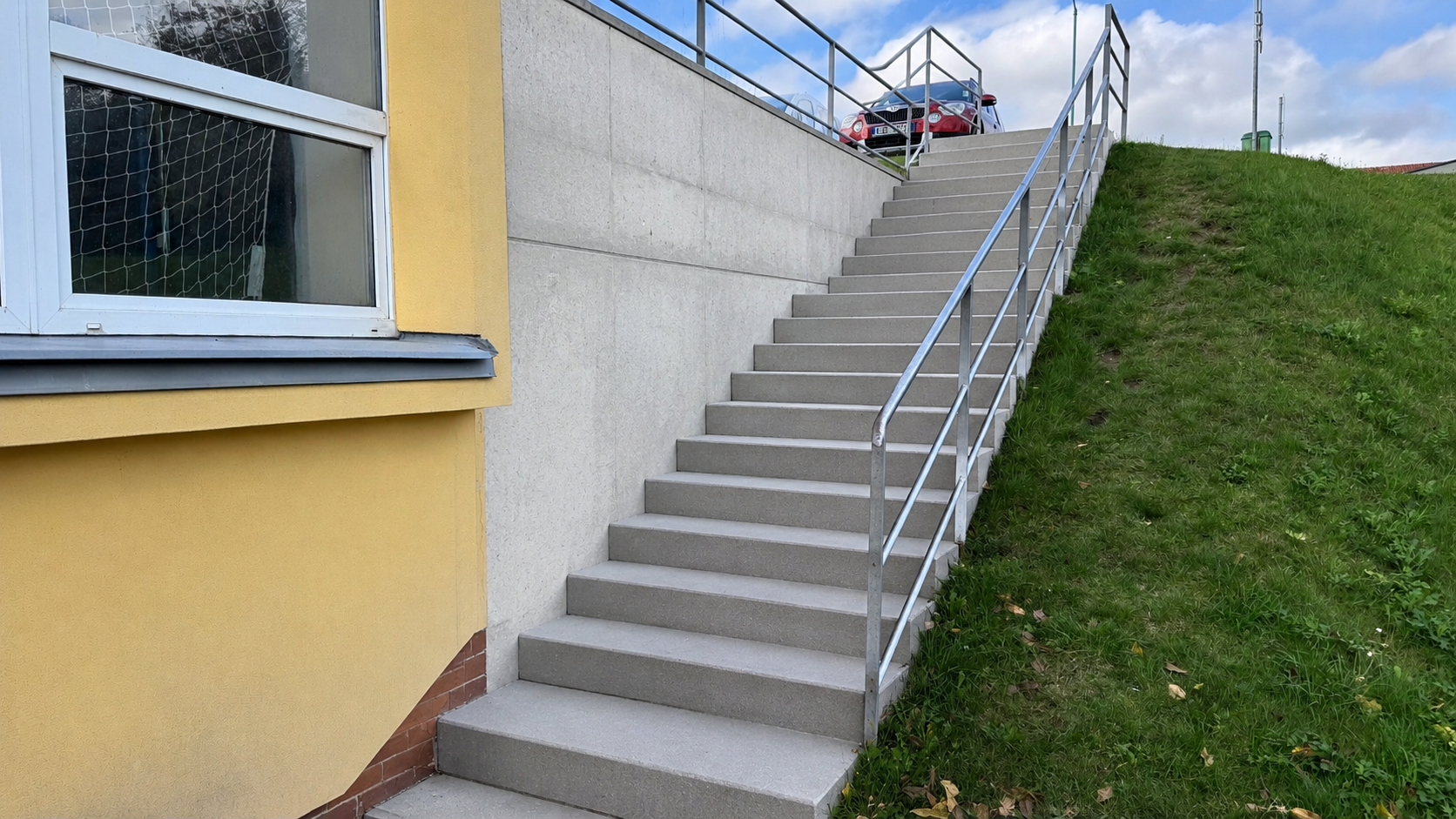 Vizualizace opravených schodů u sportovní haly